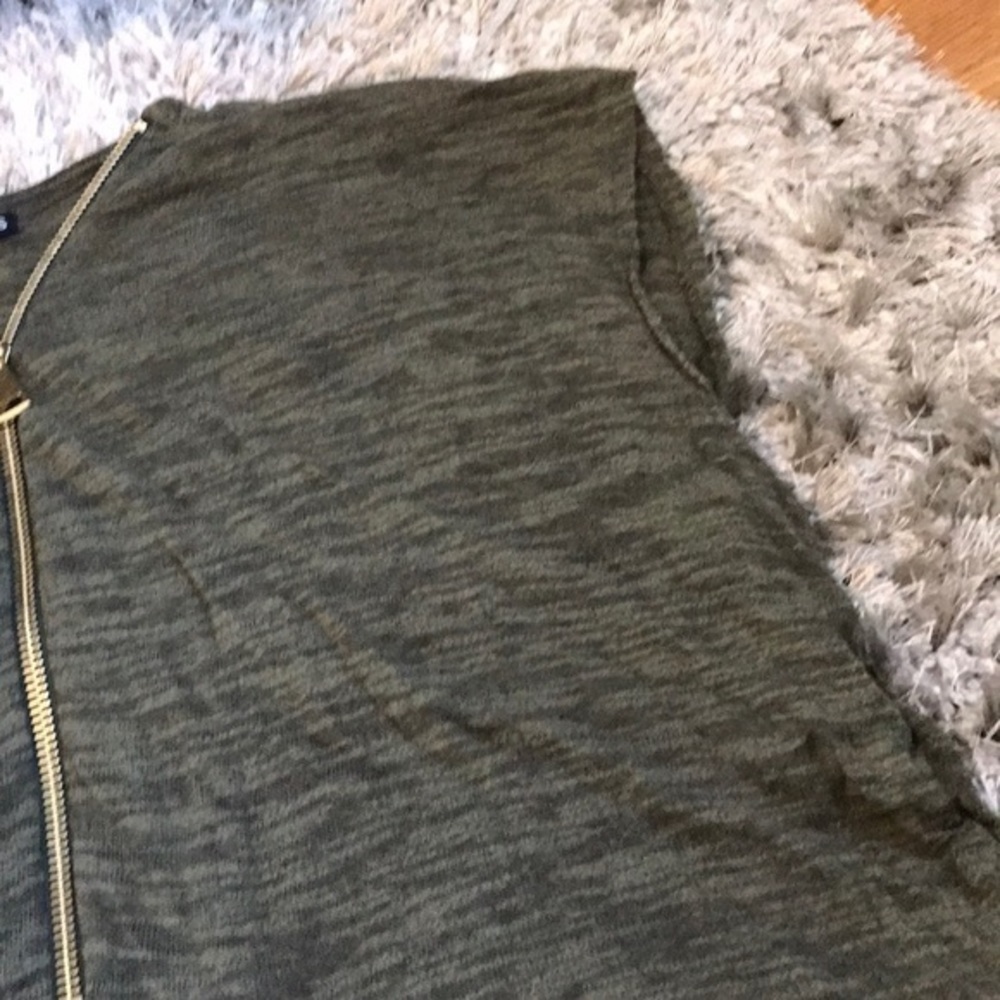 Express Zip Front Top image 3